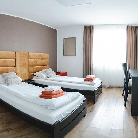 Myda Hotell Apahida Exteriör bild