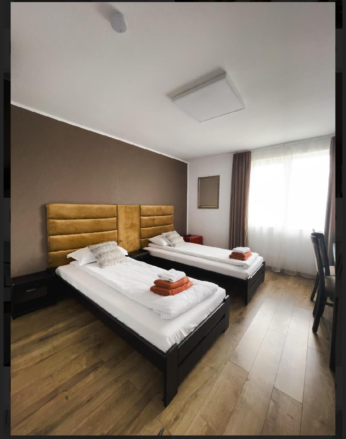 Myda Hotell Apahida Exteriör bild