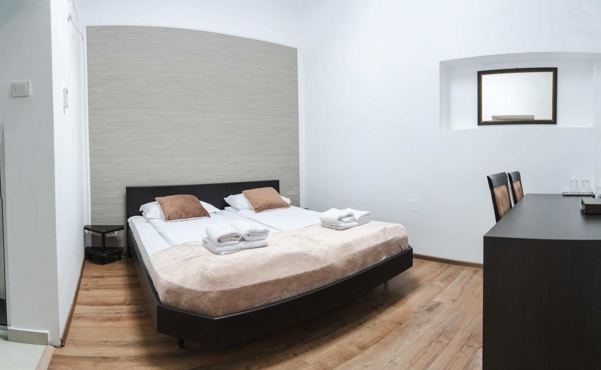 Myda Hotell Apahida Exteriör bild
