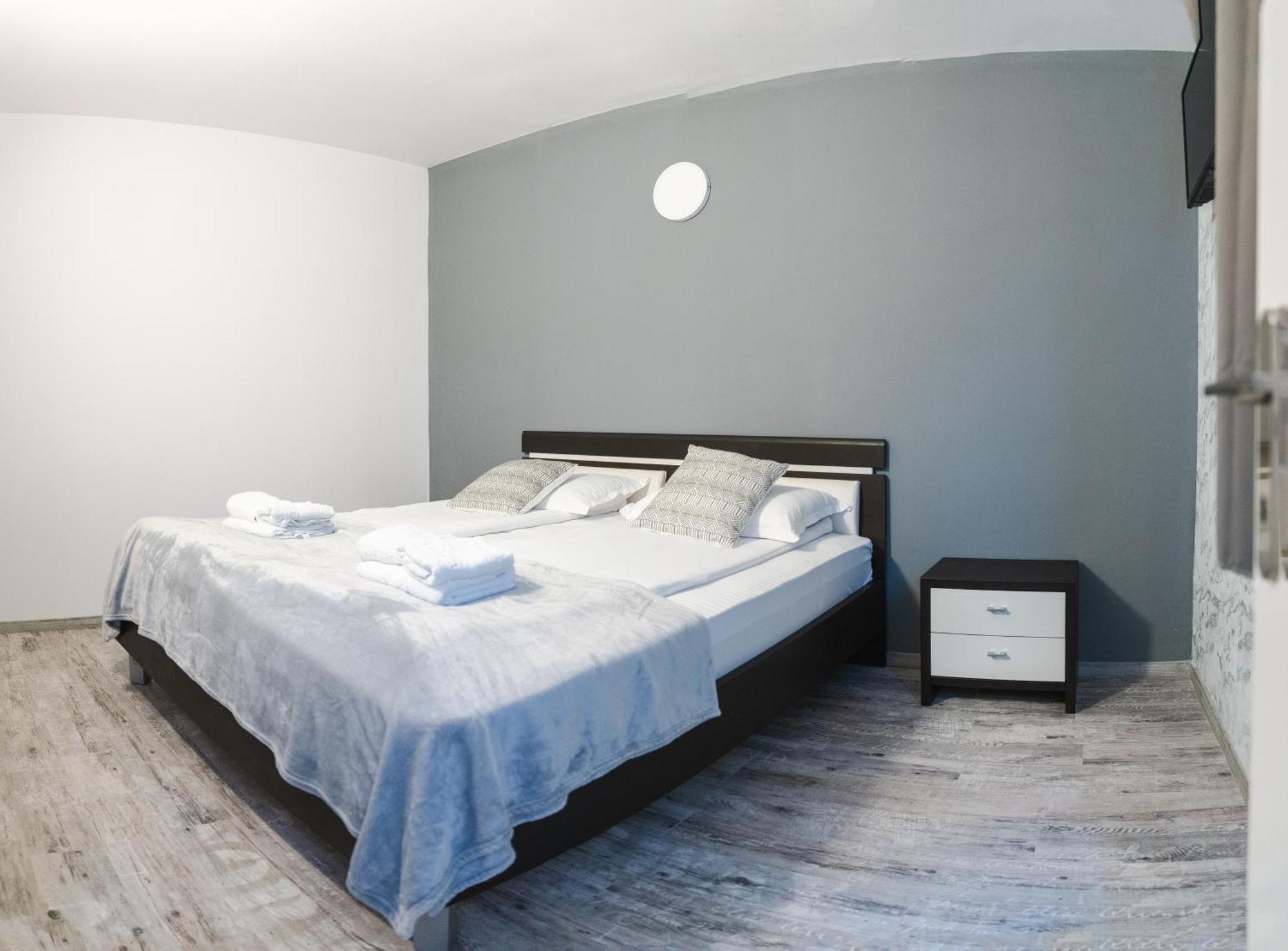 Myda Hotell Apahida Exteriör bild