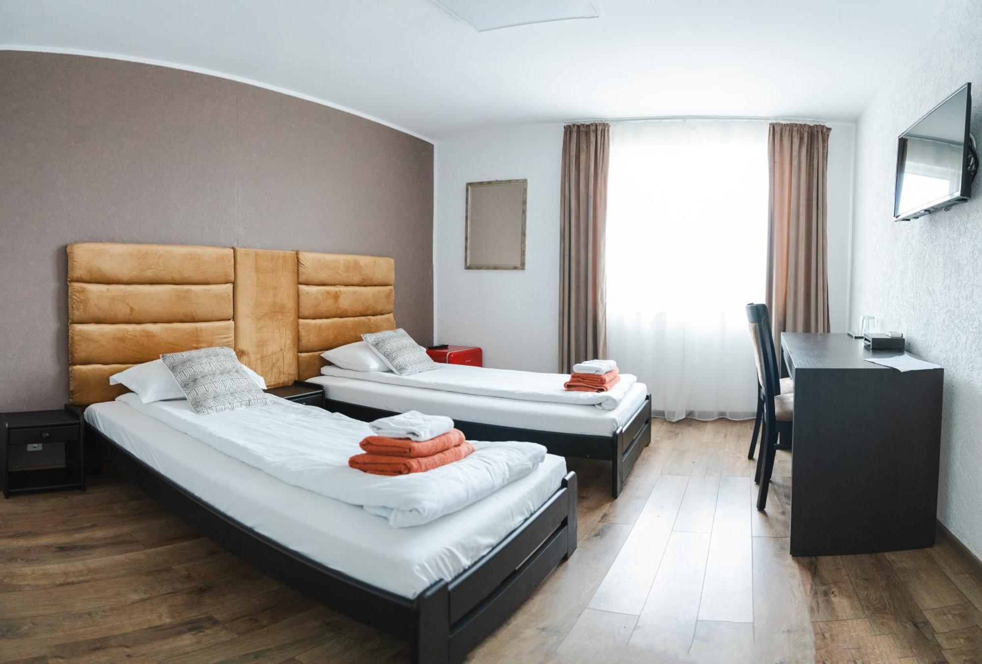 Myda Hotell Apahida Exteriör bild