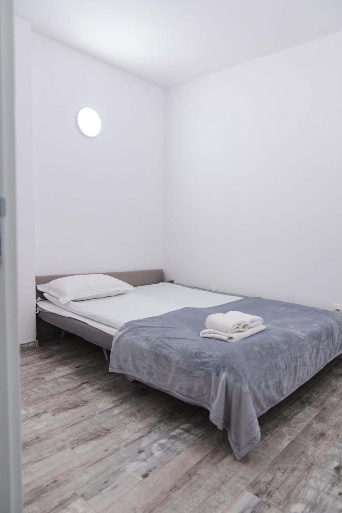 Myda Hotell Apahida Exteriör bild