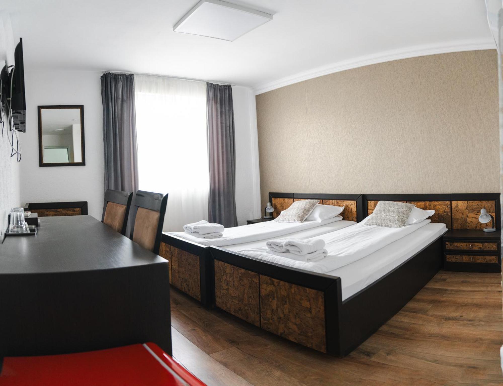 Myda Hotell Apahida Exteriör bild