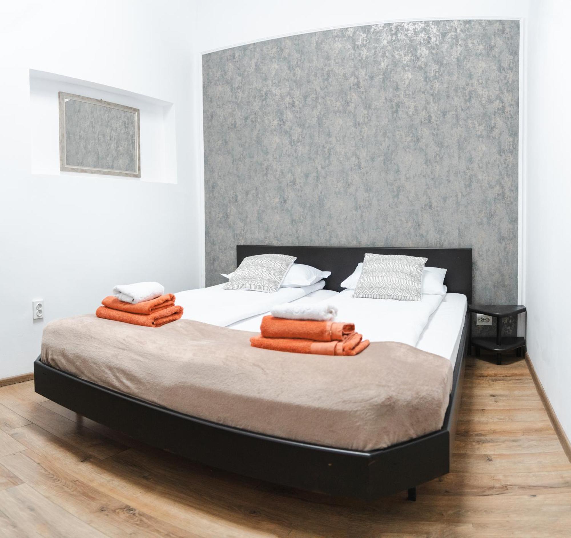 Myda Hotell Apahida Exteriör bild