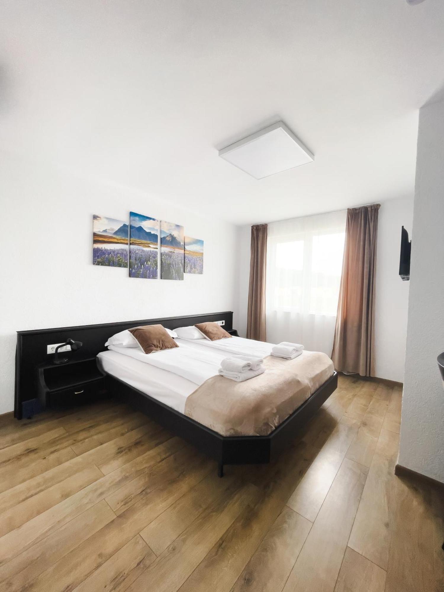 Myda Hotell Apahida Exteriör bild