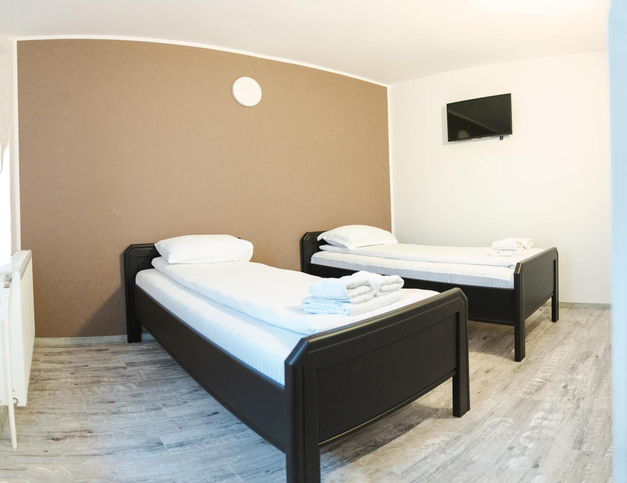 Myda Hotell Apahida Exteriör bild