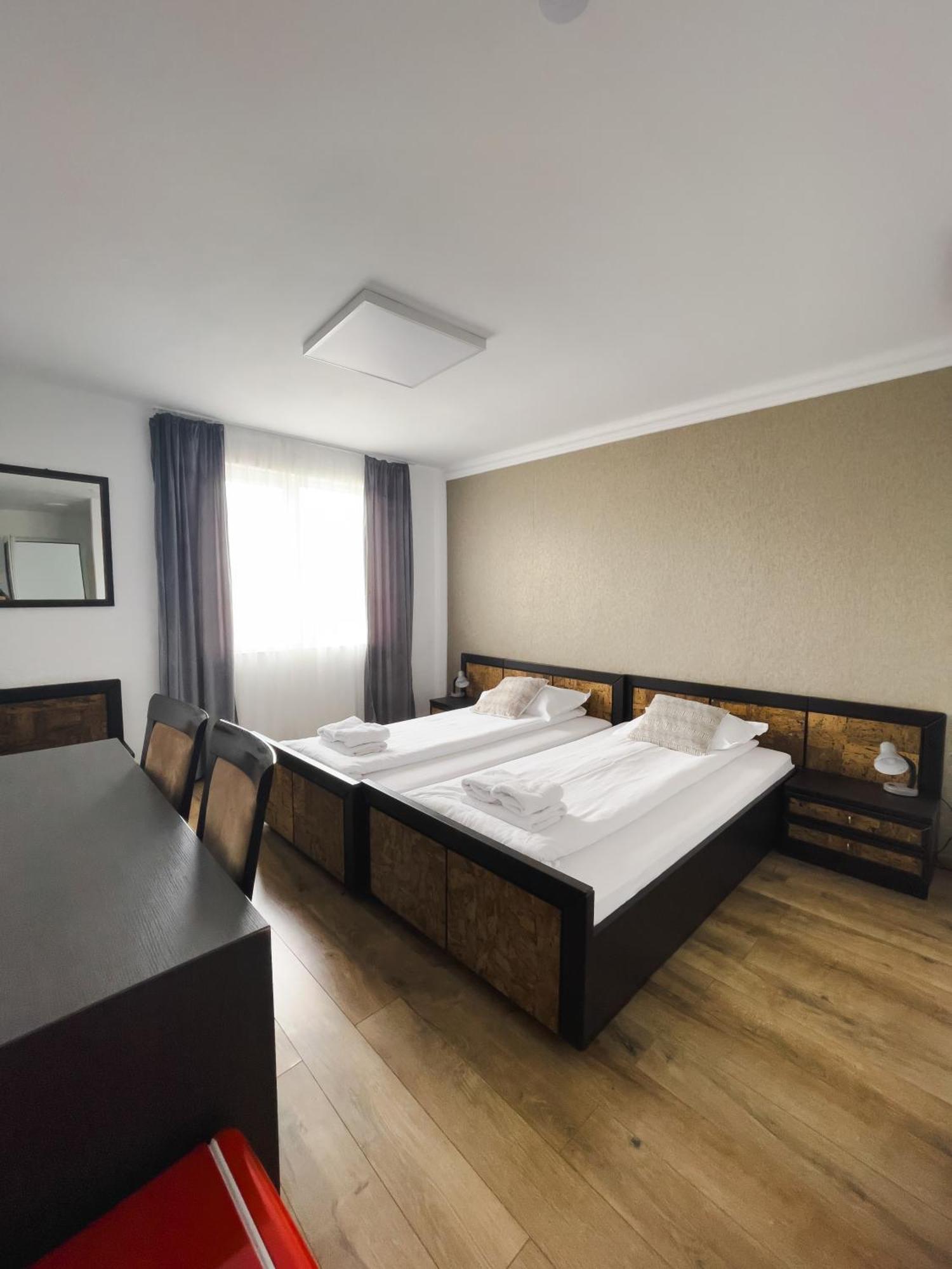 Myda Hotell Apahida Exteriör bild